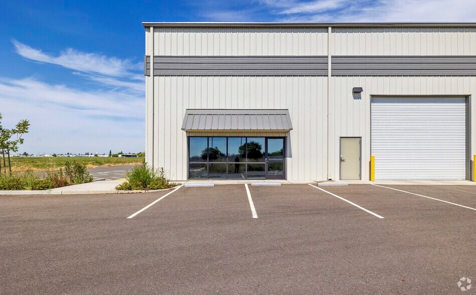 More Photos Of 150 Hawk Dr, Merced Warehouse For Sale