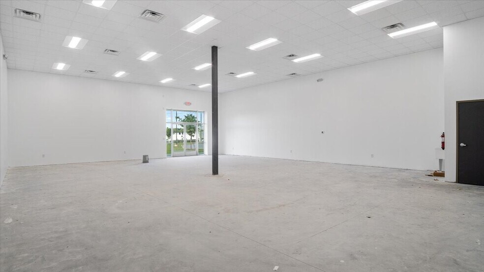 More Photos Of 40 Industrial Park Dr, Henderson Medical For Lease