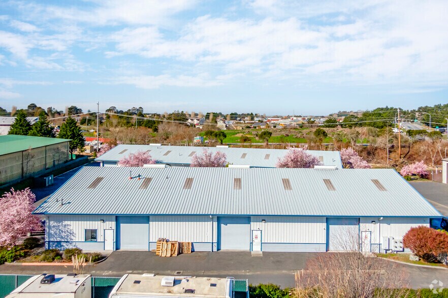 More Photos Of 55 Ericson Ct, Arcata Warehouse For Lease