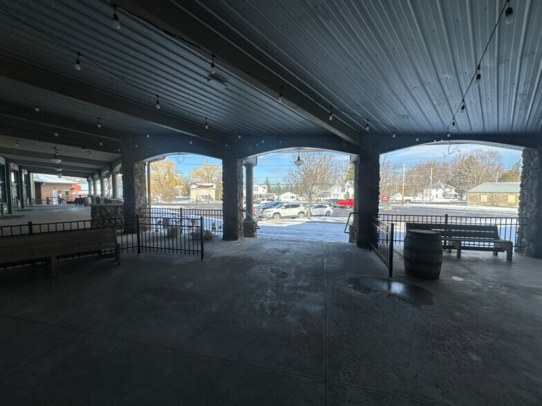 More Photos Of 638 Lake St, Wilson Freestanding For Lease