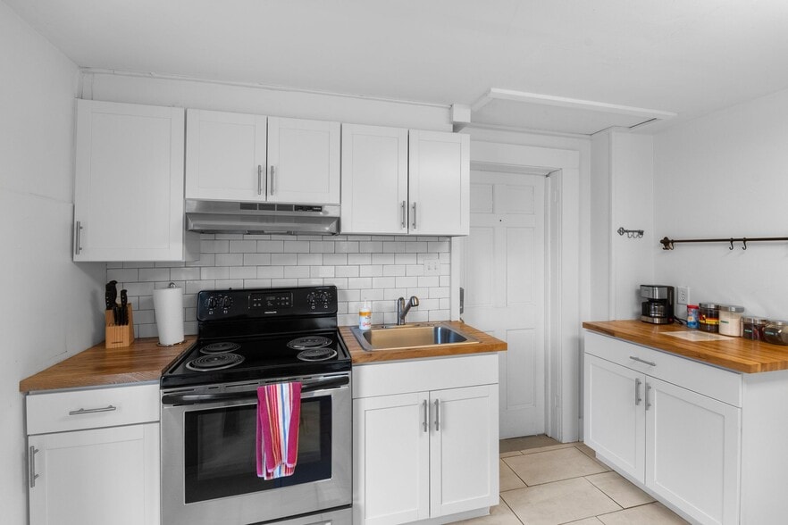 More Photos Of 33 Vance Ave, Black Mountain Apartments For Sale