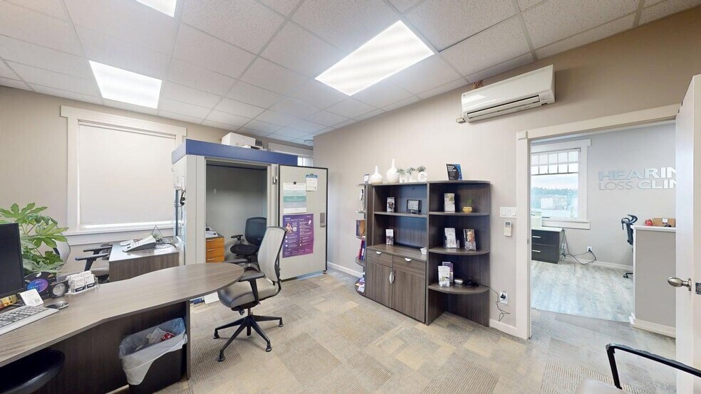 More Photos Of 800 Baker St, Cranbrook Storefront Retail Office For Sale
