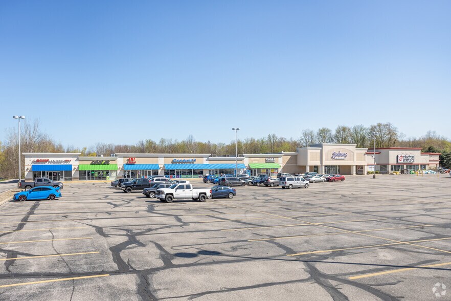 More Photos Of 6581-6601 N Ridge Rd, Madison Unknown For Lease