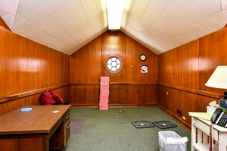 More Photos Of 429 N Main St, Greenville Office Residential For Sale