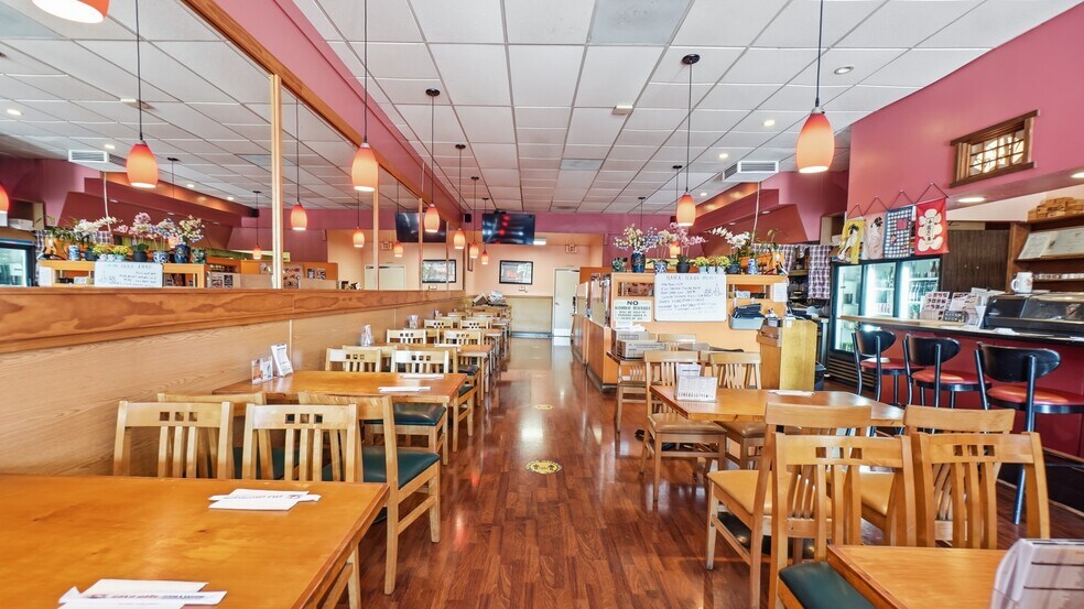 More Photos Of 409 Main St, El Segundo Storefront For Sale