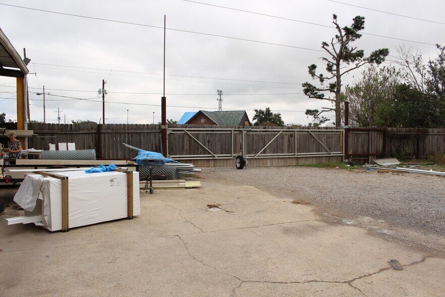 More Photos Of 1500 Grand Caillou Rd, Houma Light Distribution For Sale