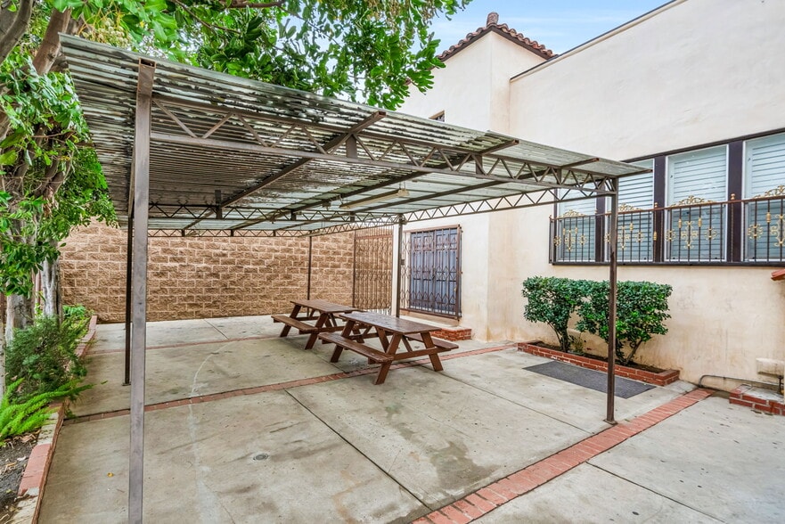 More Photos Of 1100 S Lorena St, Los Angeles Religious Facility For Sale
