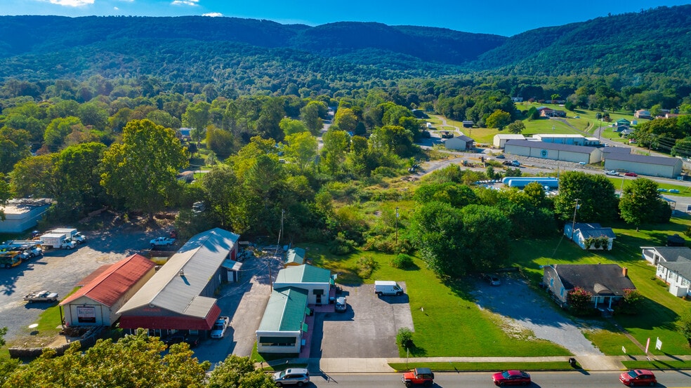 More Photos Of 15781 Rankin Ave, Dunlap Freestanding For Sale