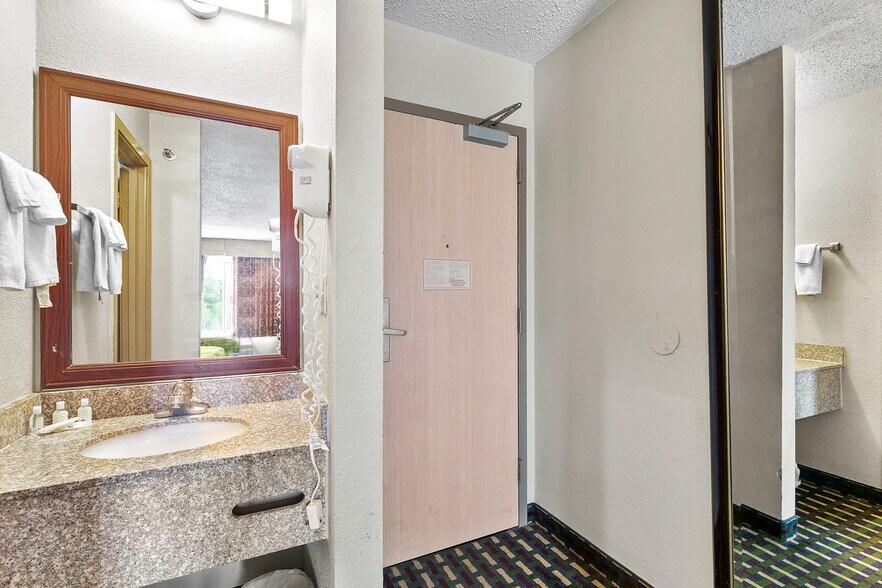 More Photos Of 155 Vulcan Rd, Birmingham Hotel For Sale