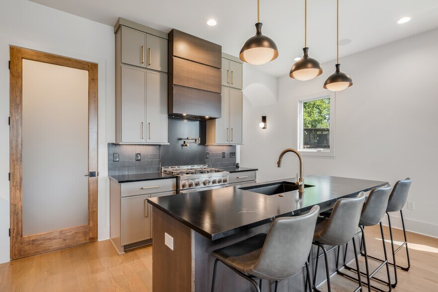 More Photos Of 2118 C-D Cliff dr, Nashville Apartments For Sale