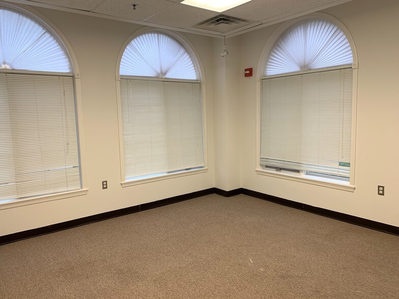 More Photos Of 3460 Old Washington Rd, Waldorf Medical For Lease