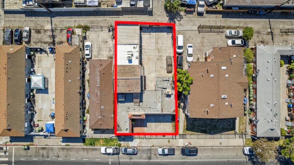 More Photos Of 9511 S San Pedro St, Los Angeles Office Residential For Sale