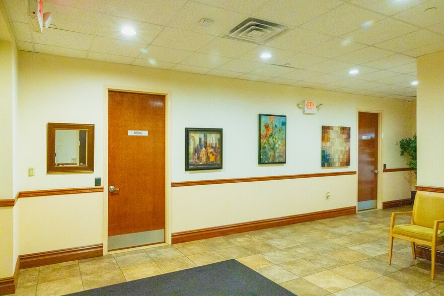 More Photos Of 202-206 Pegasus Ave, Northvale Warehouse For Lease