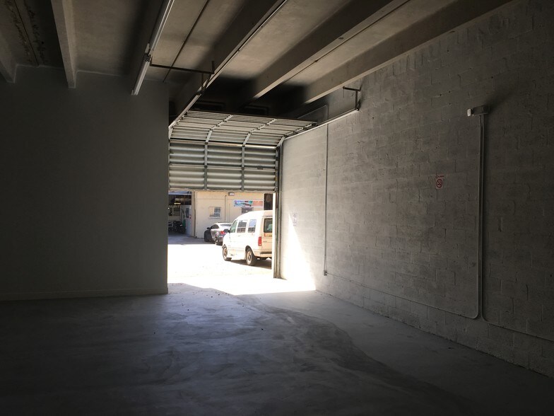 More Photos Of 9807-9808 NW 80th Ave, Hialeah Warehouse For Lease