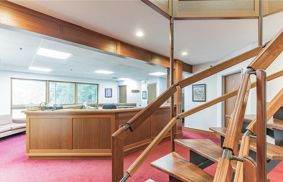 More Photos Of 301-305 Old Tarrytown Rd, White Plains Office For Lease