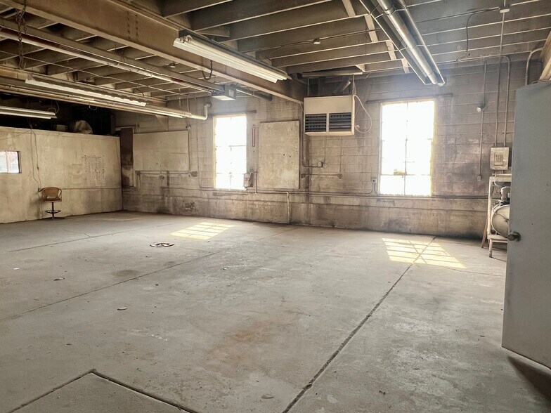 More Photos Of 524 Warren St, Thermopolis Industrial For Sale