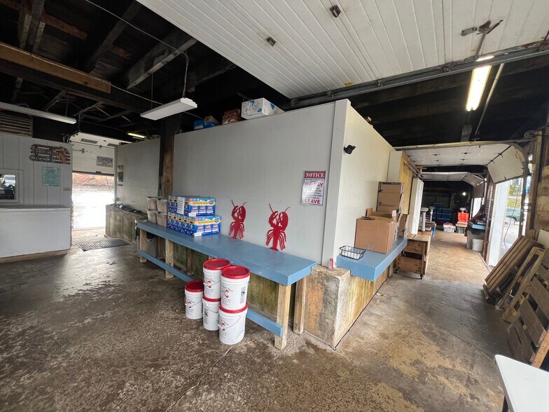 More Photos Of 9 Water St, Kittery General Retail For Lease