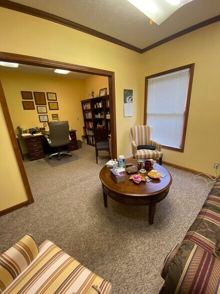 More Photos Of 2507 Mineral Springs Ave, Knoxville Office For Sale