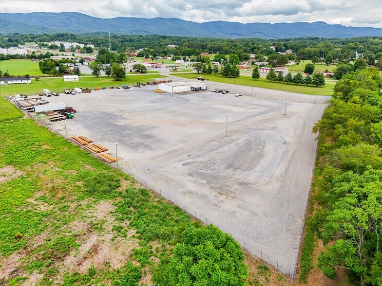 More Photos Of 1062 Mountain View Church Rd, Blue Ridge Flex For Lease
