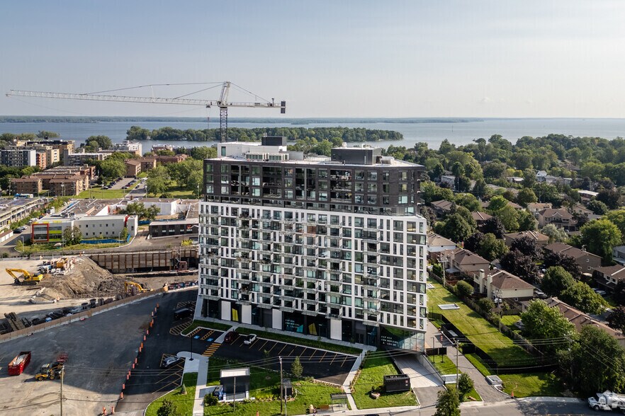 More Photos Of 880 Av Dorval, Dorval Apartments For Lease