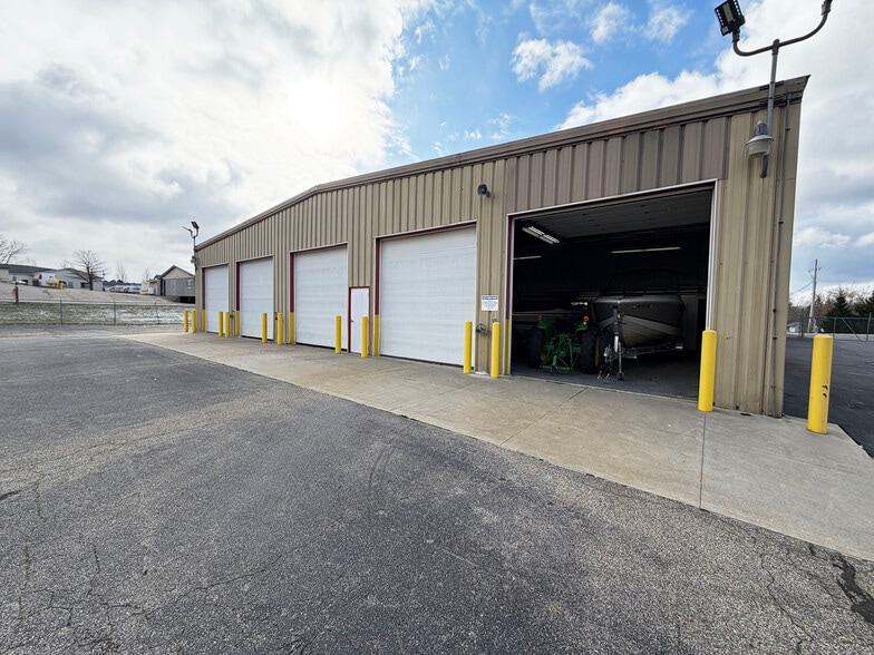 More Photos Of 345 Lake Michigan Dr, Grand Rapids Storefront For Sale