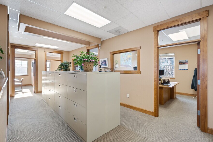 More Photos Of 270 E Sun Ranch Dr, Sisters Industrial For Sale