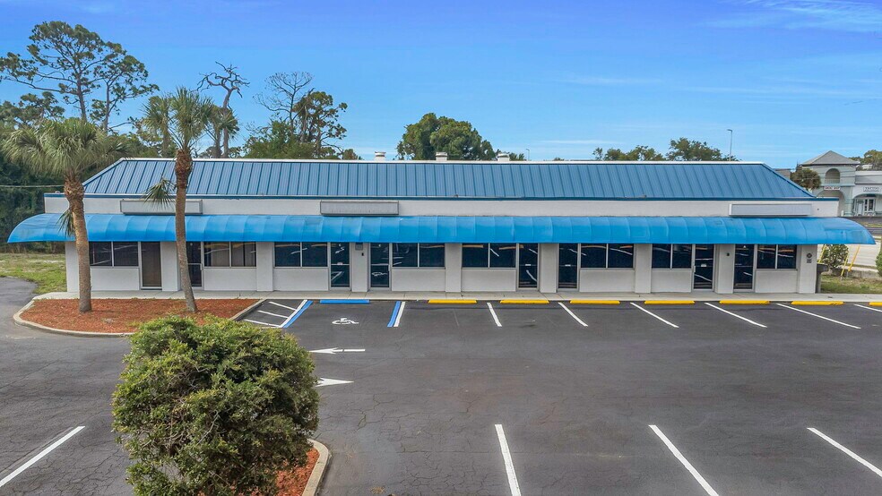More Photos Of 655 N Indiana Ave, Englewood Medical For Sale