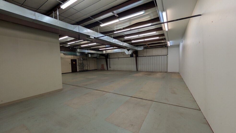 More Photos Of 1607 N Wabash St, Wichita Warehouse For Lease