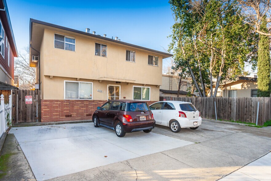 Primary Photo Of 2208 25th St, Sacramento Apartments For Sale