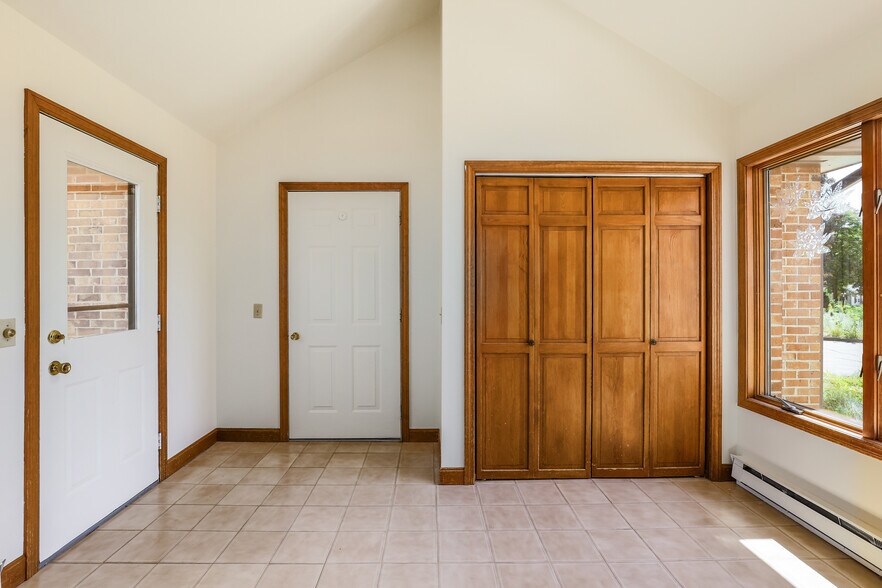 More Photos Of 199 Main St, Shrewsbury Specialty For Sale