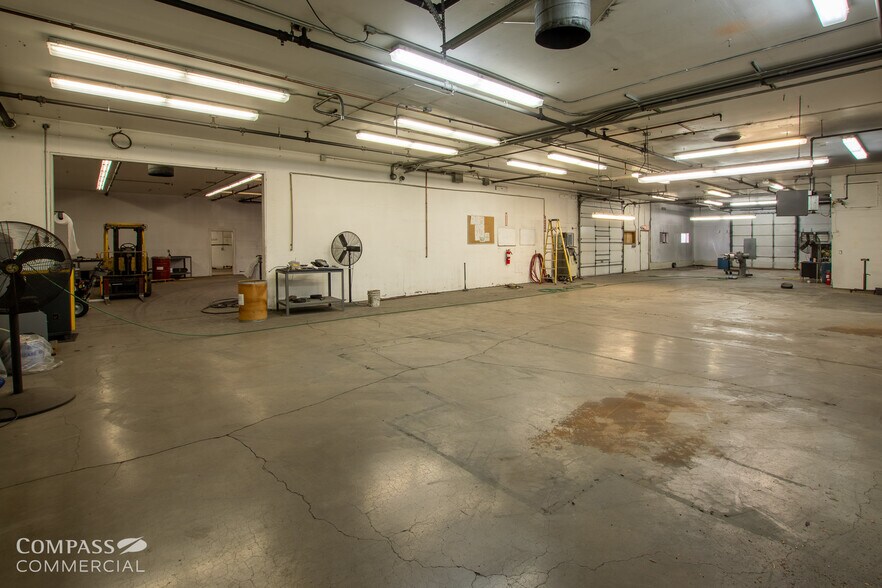 More Photos Of 480 SE Bridgeford Blvd, Bend Industrial For Lease