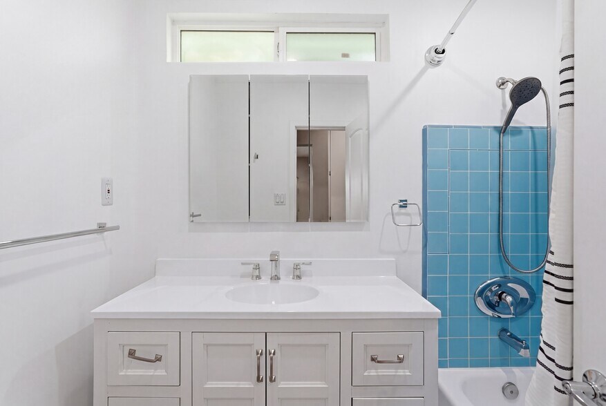 More Photos Of 5236 Bellingham Ave, Valley Village Apartments For Sale