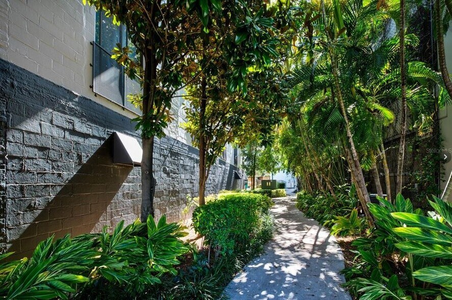 More Photos Of 62 W Colonial Dr, Orlando Apartments For Lease