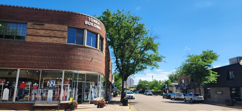 More Photos Of 34-50 Water St, Excelsior General Retail For Lease