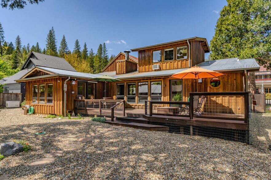 More Photos Of 21376 Consolation St, Volcano Specialty For Sale