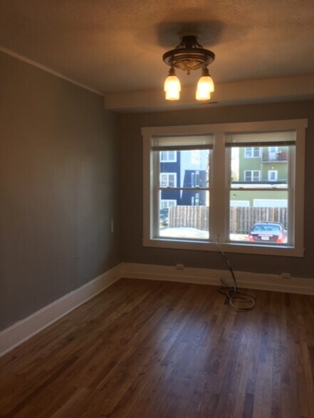 More Photos Of 933 18th St, Des Moines Apartments For Sale