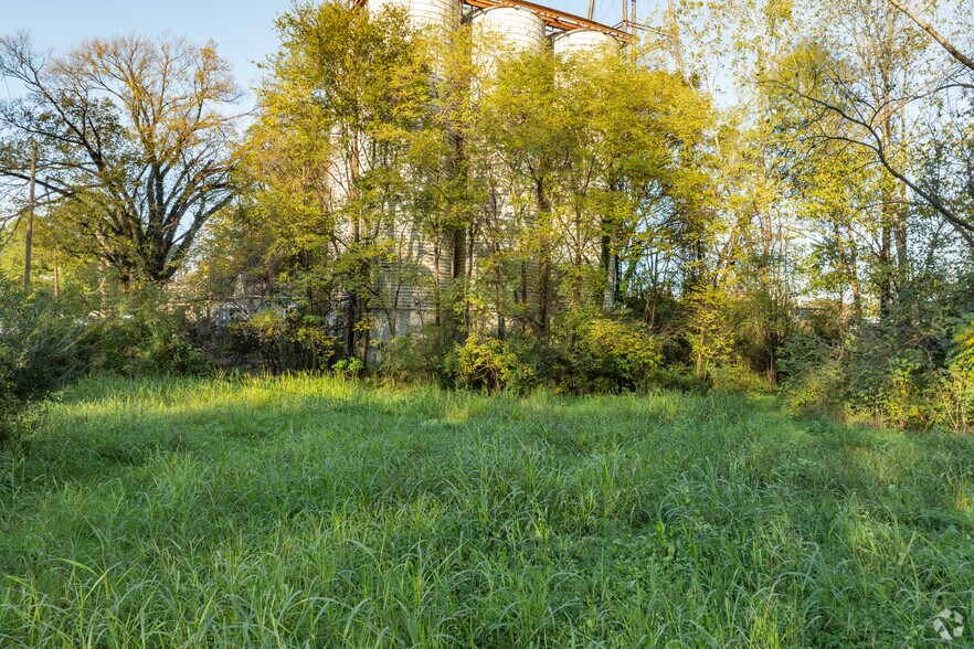 More Photos Of 1248 James St, Memphis Service For Lease