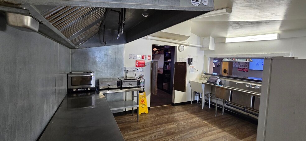 More Photos Of 18 N State Route 89, Chino Valley Bar For Sale