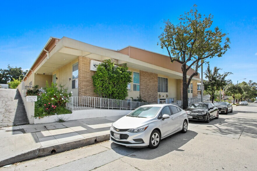 More Photos Of 1450 N Fair Oaks Ave, Pasadena Assisted Living For Sale