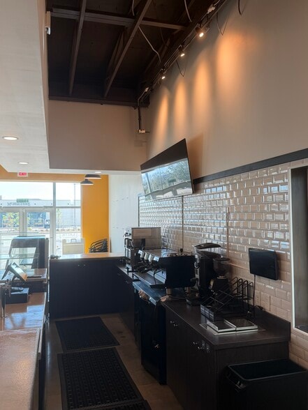 More Photos Of 19580 Cochran Blvd, Port Charlotte Freestanding For Lease