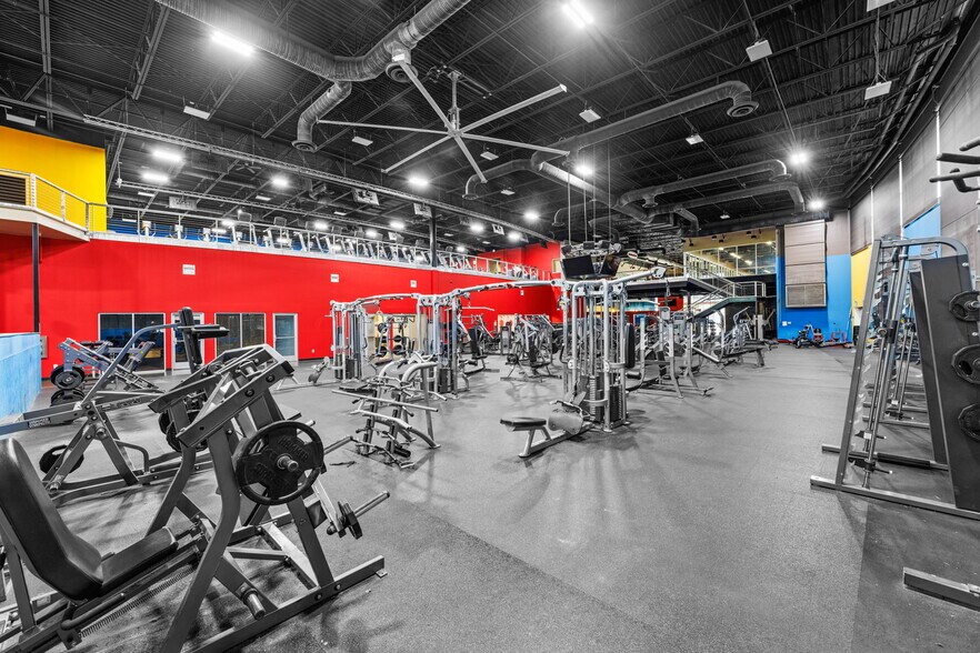 More Photos Of 1900 Del Paso Rd, Sacramento Health Club For Lease