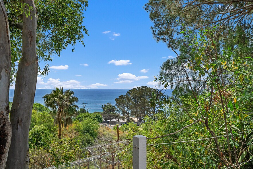 More Photos Of 27353 1/2 Pacific Coast Hwy, Malibu Apartments For Sale