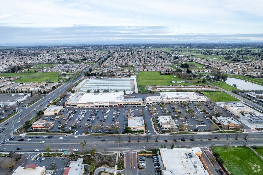 More Photos Of 8457-8465 Elk Grove Florin Rd, Elk Grove General Retail For Sale