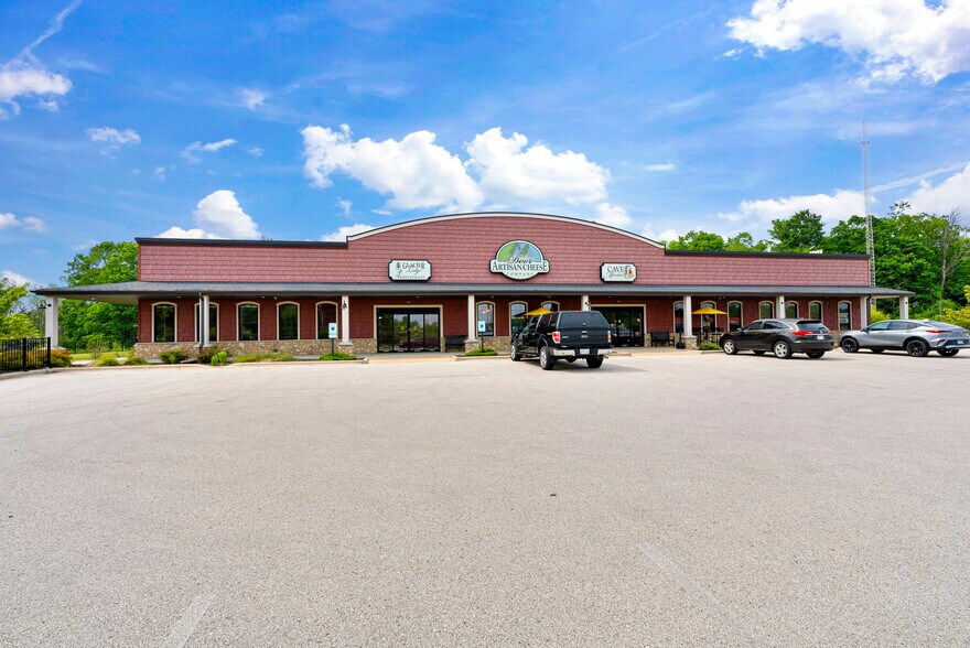 More Photos Of 8103 WI-42 Hwy, Egg Harbor General Retail For Sale