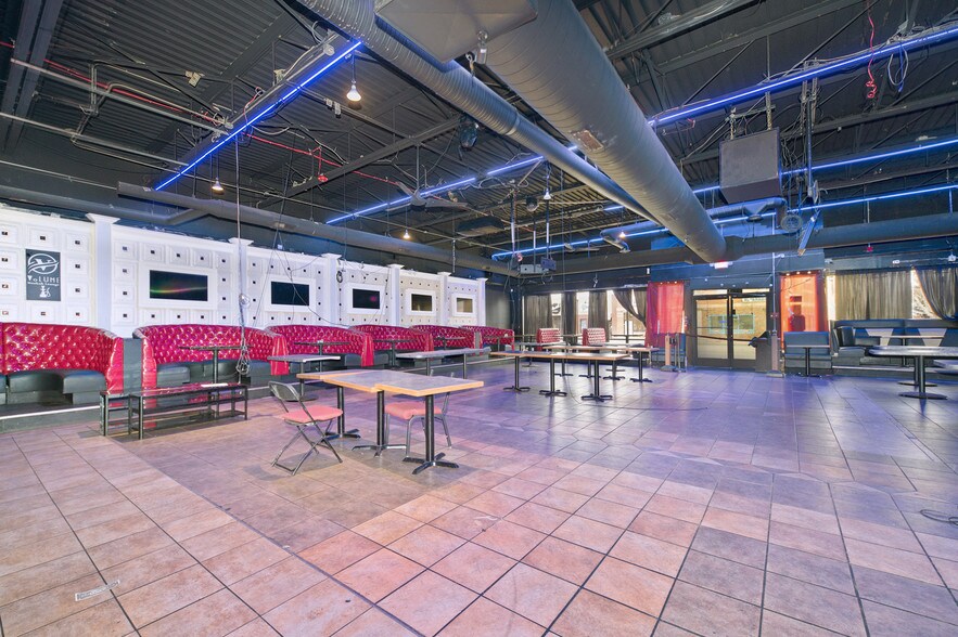 More Photos Of 13901 Michigan Ave, Dearborn Restaurant For Sale