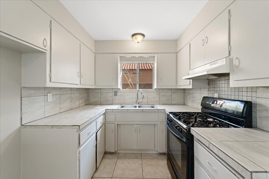 More Photos Of 171 N Hemet St, Hemet Apartments For Sale