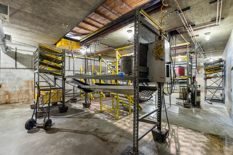 More Photos Of 2155 Trinity Dr, Los Alamos Industrial For Sale