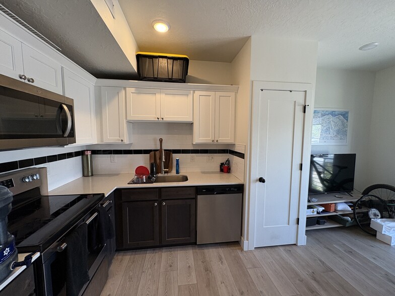 More Photos Of 1272 E Hudson Ave, Salt Lake City Apartments For Sale