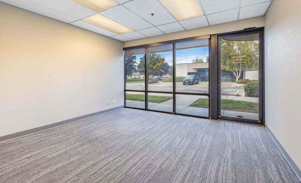 More Photos Of 8100 Emerald St, Boise Office For Sale