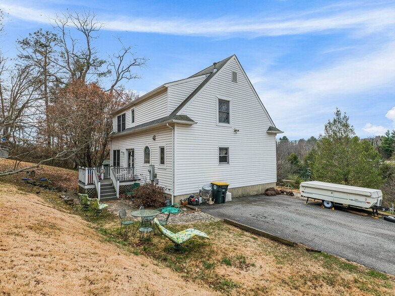 More Photos Of 103 Weaverville Rd, Woodfin Convenience Store For Sale